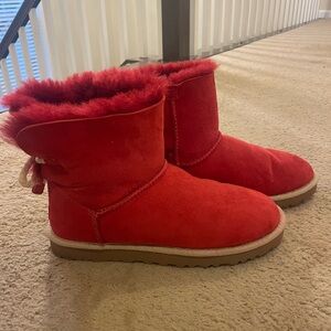 Women’s uggs red size 8